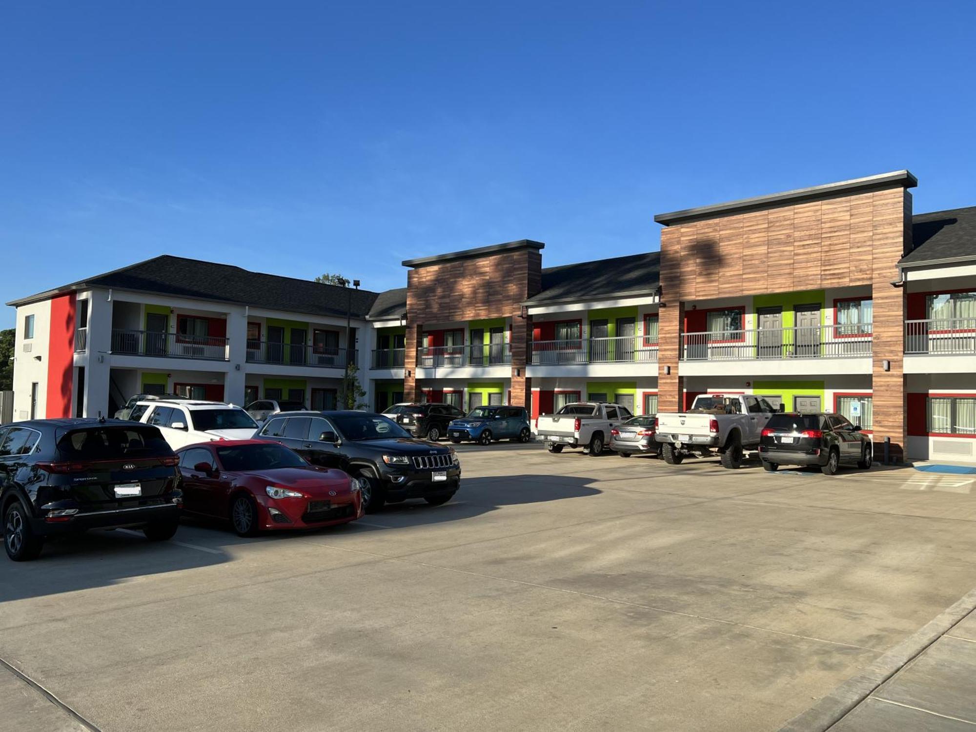 Americas Best Value Inn & Suites Kingwood Iah Airport Humble Exterior foto