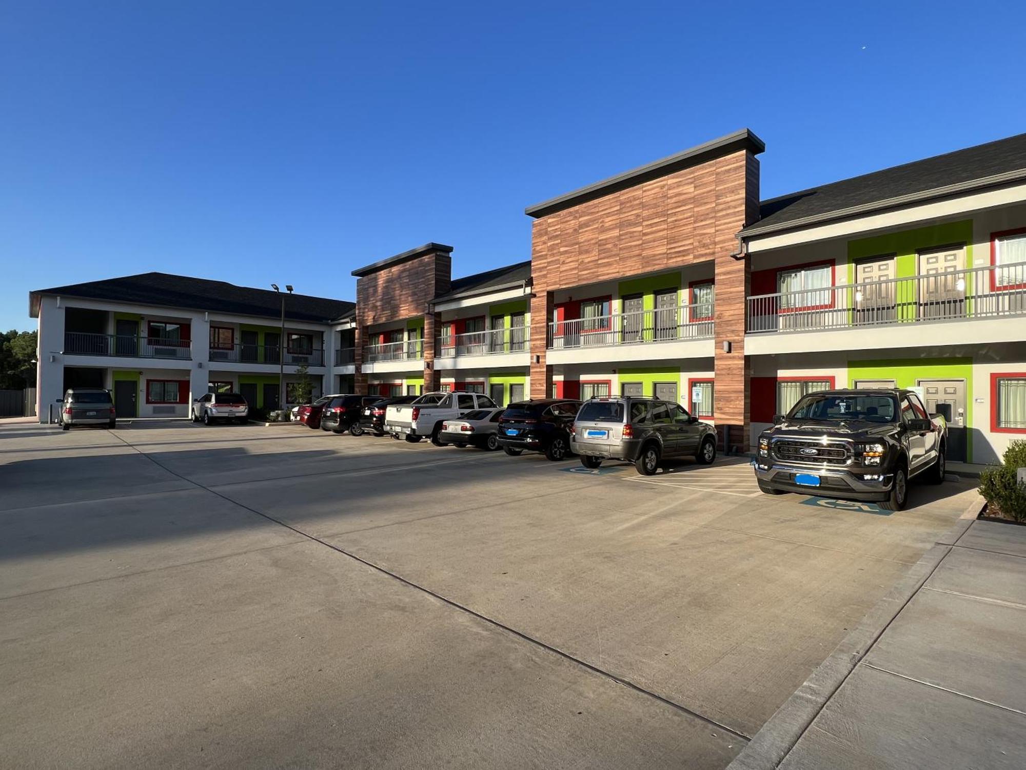 Americas Best Value Inn & Suites Kingwood Iah Airport Humble Exterior foto